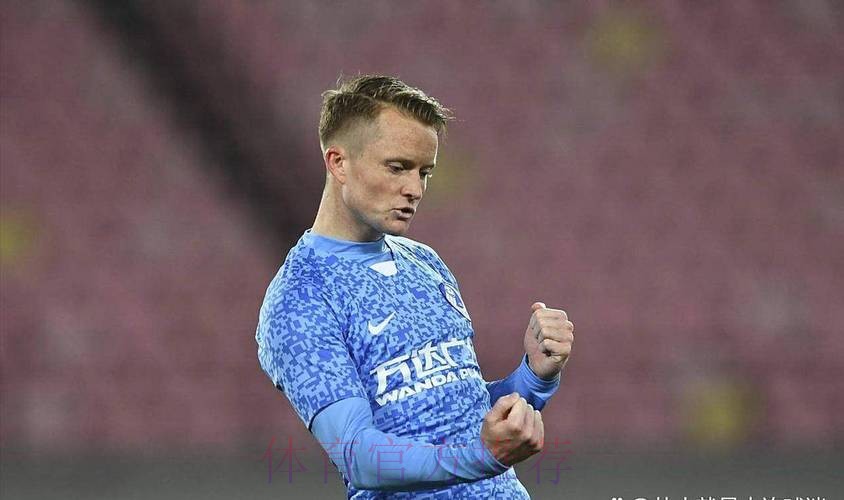 记者:多队关注20岁中场拉尔森 预计要价5000万 记者:多队关注20岁中场拉尔森 预计要价5000万